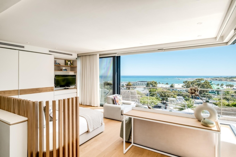 To Let 6 Bedroom Property for Rent in Camps Bay Western Cape